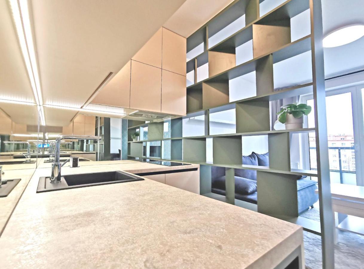 Luxury, Bright Studio With Parking And Balcony In Bratislava Center Exterior foto