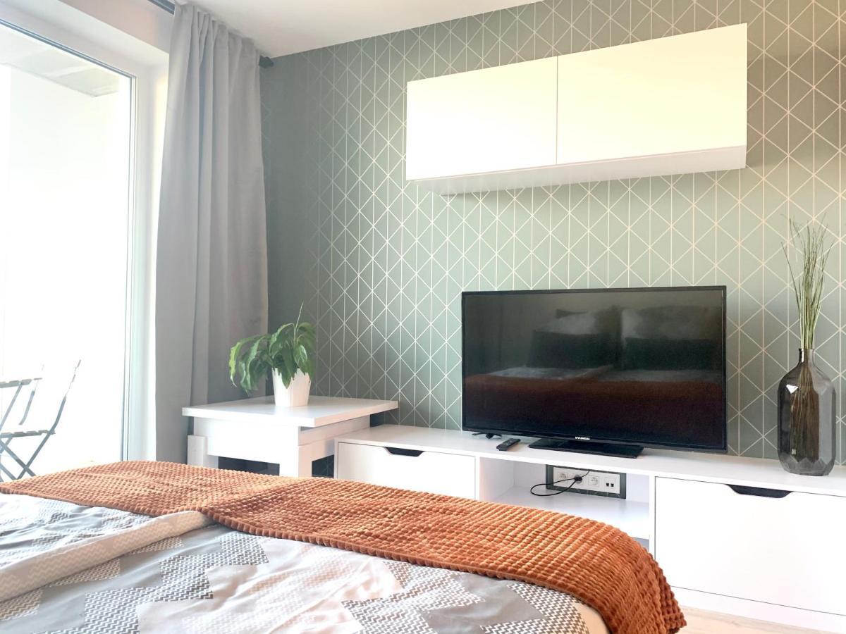 Luxury, Bright Studio With Parking And Balcony In Bratislava Center Exterior foto